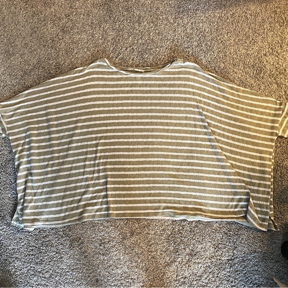 Green and White Boxy Oversized Short Sleeve T-Shirt